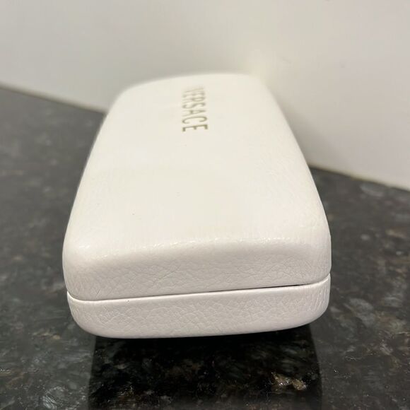 Versace. White/Gold Eye glass case. Designer Brand. - Picture 5 of 6